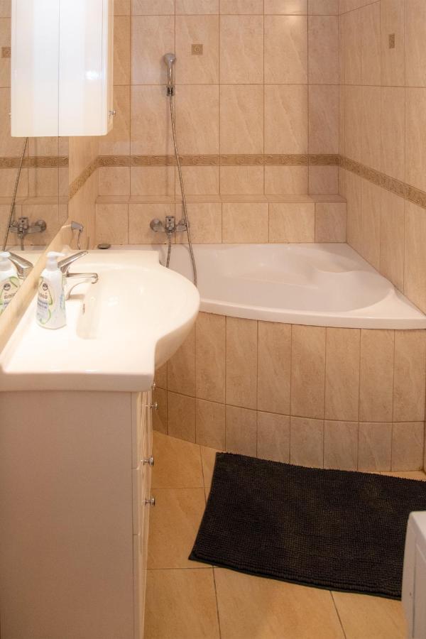 Theatroom Apartman Eger Esterno foto