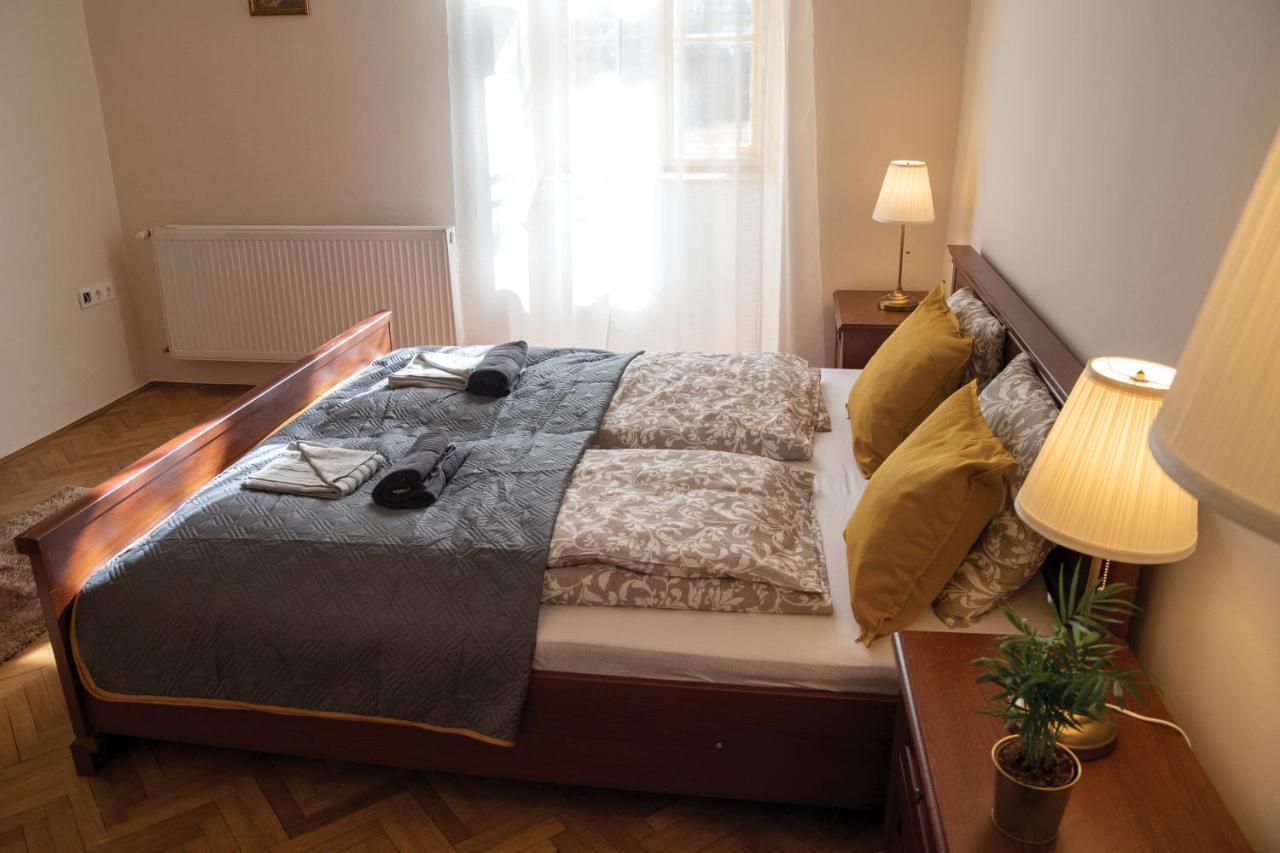 Theatroom Apartman Eger Esterno foto
