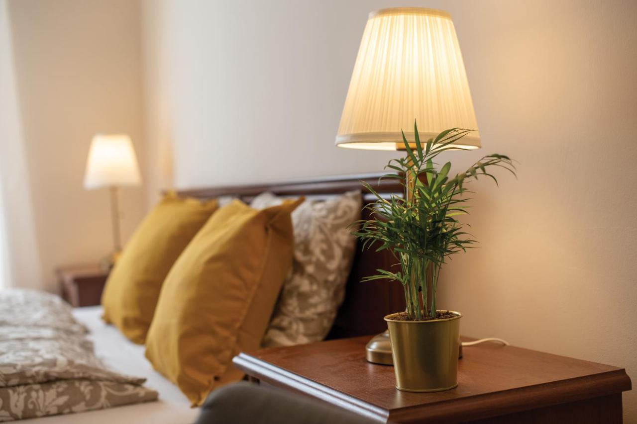 Theatroom Apartman Eger Esterno foto