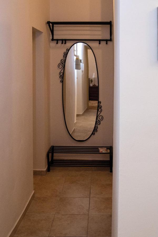 Theatroom Apartman Eger Esterno foto
